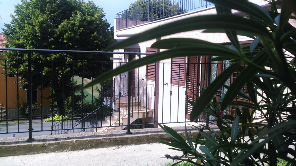 Nonna Caro Hotel Fermo Bagian luar foto